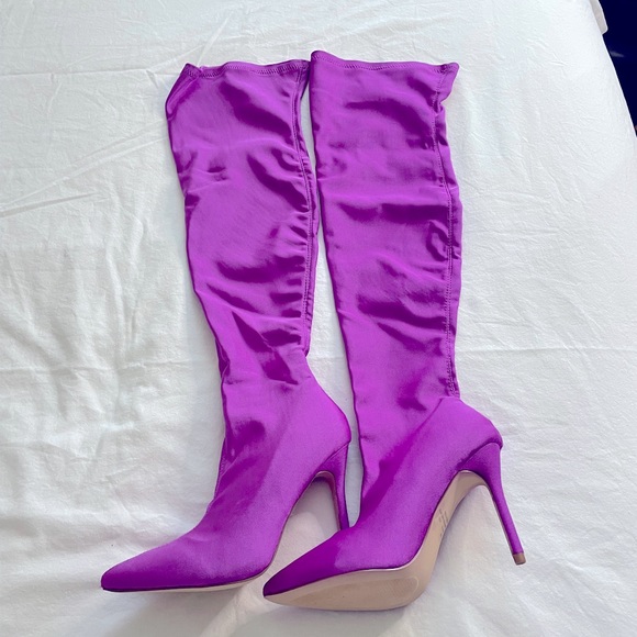 Cape Robbin - Picture 2 of 3